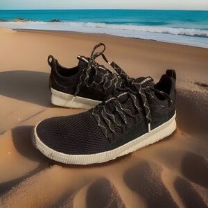 Woman’s Sorel Out N’ About Black Suede/Mesh running sneakers Sz 10/41